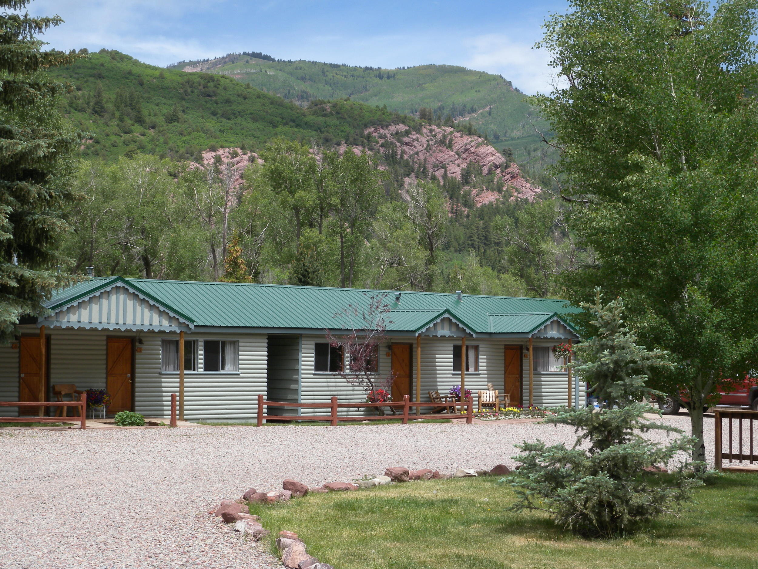 Redstone Cliffs Lodge